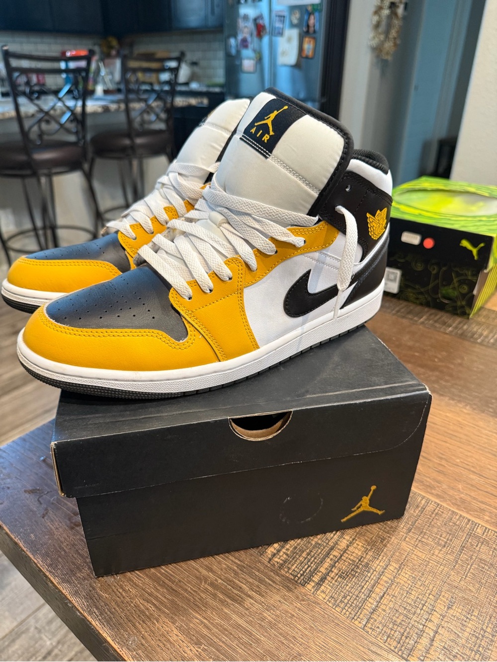 Nike Air Jordan 1 Mid Yellow Ochre Black White Men’s Size 10.5